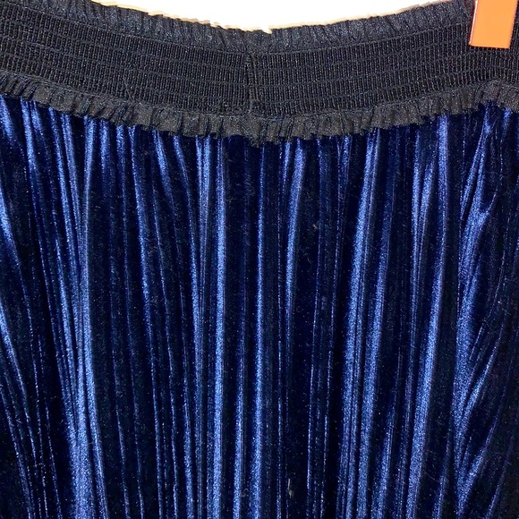 Laundry Shelli Segal Velvet Pleated Maxi Skirt - Picture 8 of 9